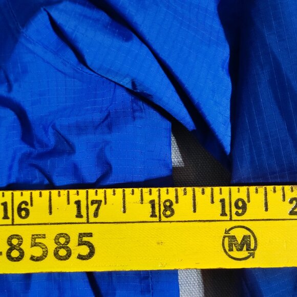 L.L.Bean Jacket Boy's size M (10-12) blue colour with reflective fleece lining - Picture 15 of 16